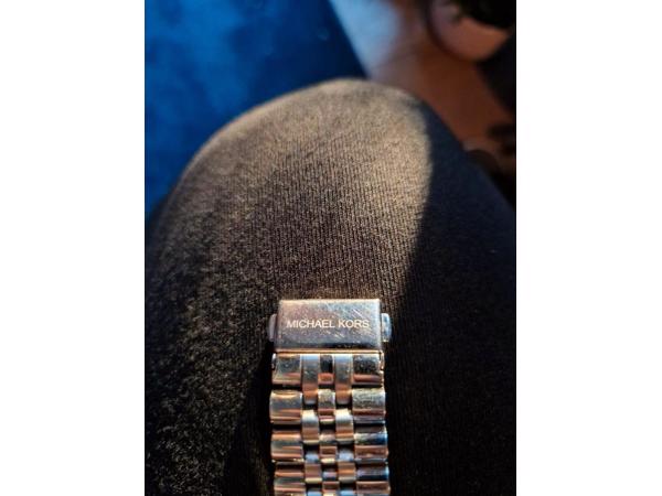 Michael Kors Lexington 2 smartwatch dame zilver