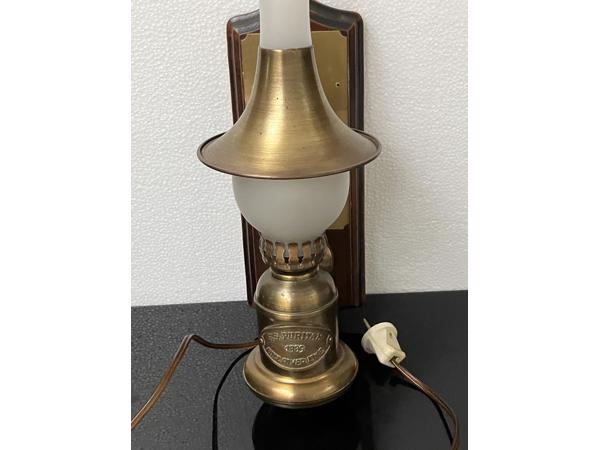 Degelijke Brocante wandlamp