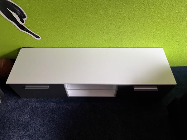 Dressoir zo goed als nieuwe