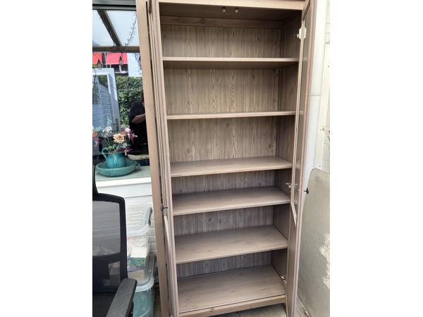 Ikea vitrinekast Hemnes
