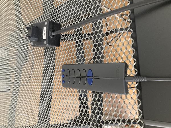 2 Auping eenpersoonsbedden elektrisch verstelbaar