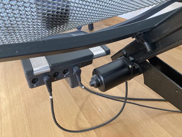 2 Auping eenpersoonsbedden elektrisch verstelbaar