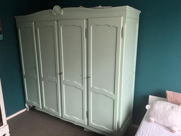 Klerenkast met veel opbergruimte
