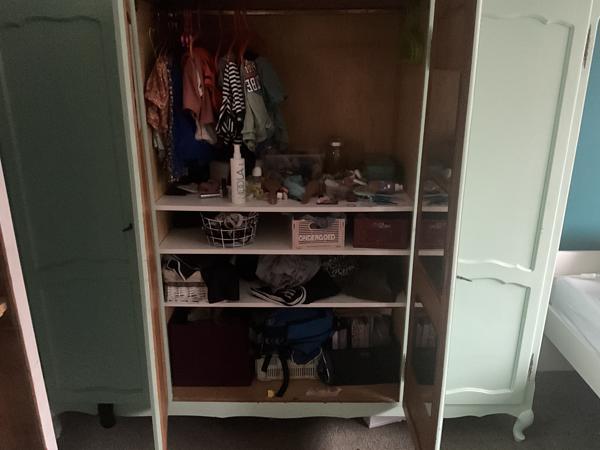 Klerenkast met veel opbergruimte