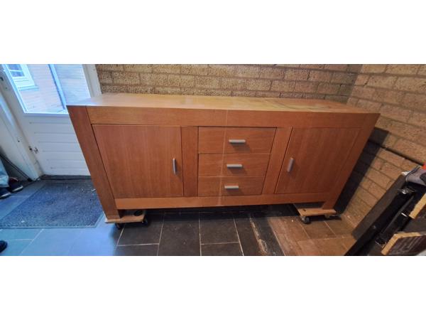 Gratis, dressoir met waterschade