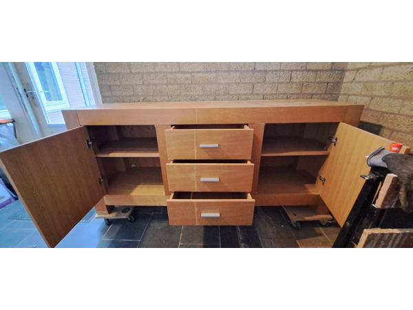 Gratis, dressoir met waterschade