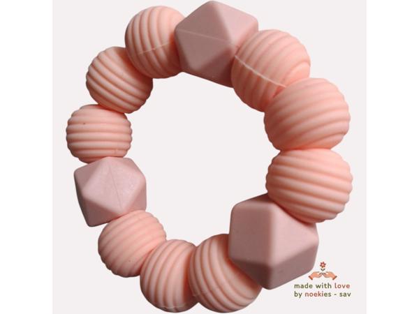 Noekies Handgemaakte Bijtring pasteloranje - Nieuw!