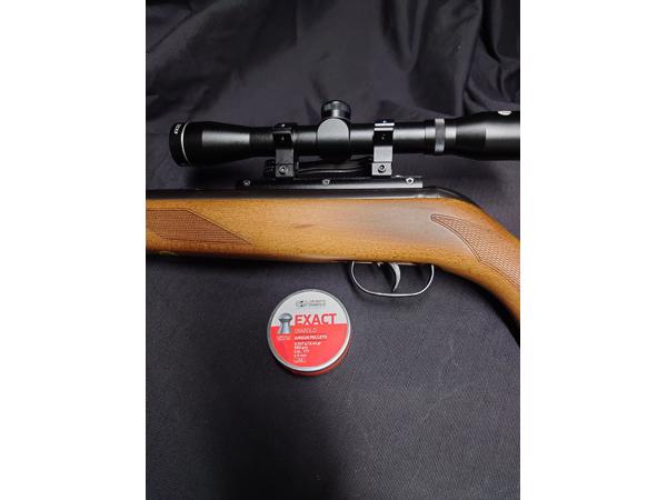 GAMO HUNTER 440 (4,5mm) 24 Joule richtkijker 4x32  Z.G.A.N