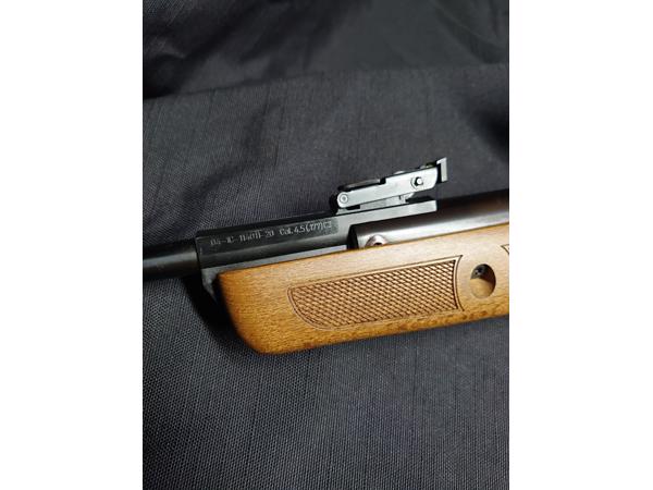 GAMO HUNTER 440 (4,5mm) 24 Joule richtkijker 4x32  Z.G.A.N