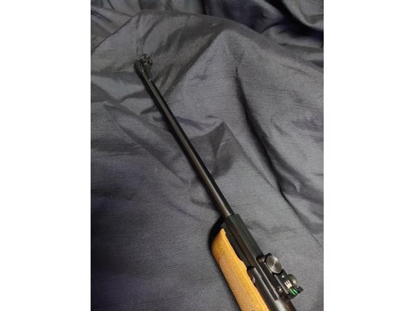 GAMO HUNTER 440 (4,5mm) 24 Joule richtkijker 4x32  Z.G.A.N