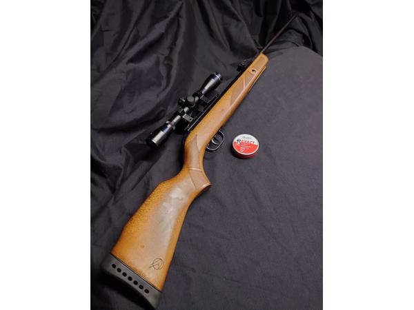 GAMO HUNTER 440 (4,5mm) 24 Joule richtkijker 4x32  Z.G.A.N