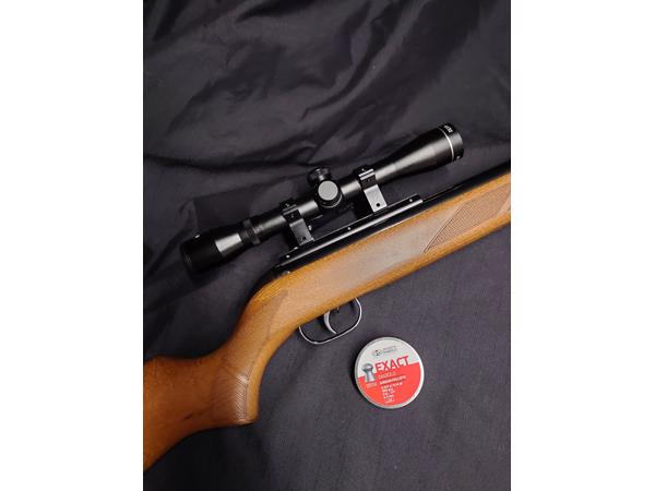 GAMO HUNTER 440 (4,5mm) 24 Joule richtkijker 4x32  Z.G.A.N