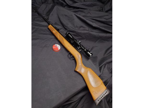 GAMO HUNTER 440 (4,5mm) 24 Joule richtkijker 4x32  Z.G.A.N
