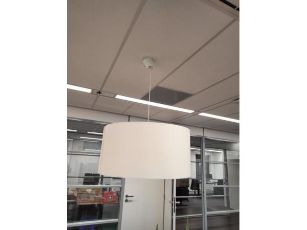 grote lampenkap met lamp