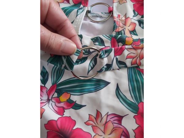 Halter badpak met ringen en riempje L