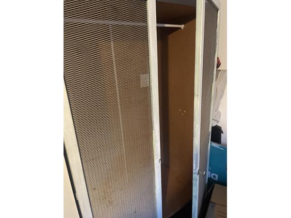 Kleding kast met deur