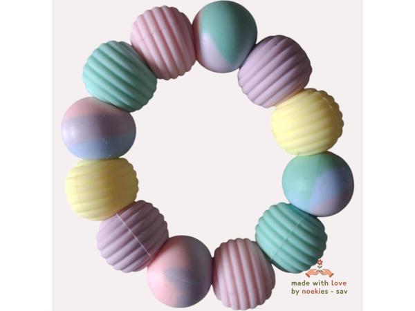 Noekies Handgemaakte Bijtring pastel - Nieuw!