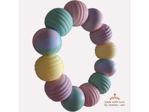 Noekies Handgemaakte Bijtring pastel - Nieuw!