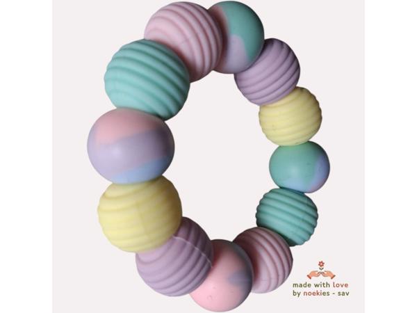 Noekies Handgemaakte Bijtring pastel - Nieuw!