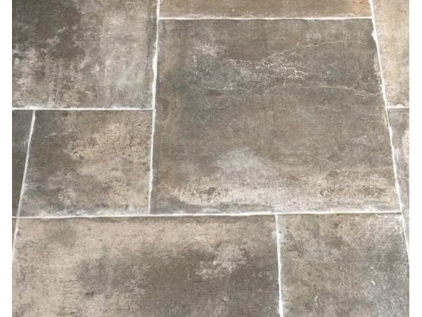 Boergondische Dallen 50x50 en multiformato robuuste plavuis