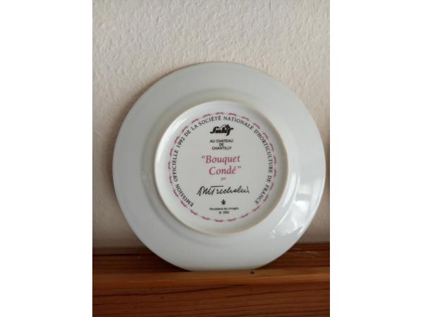 7 Porseleinen wandborden met thema bloemen en certificaat