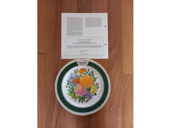 7 Porseleinen wandborden met thema bloemen en certificaat