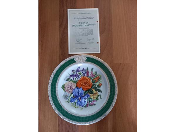 7 Porseleinen wandborden met thema bloemen en certificaat