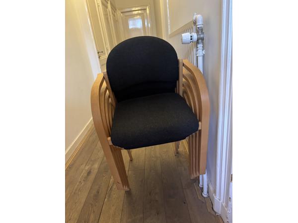 Stoelen met stoffe zitting (gratis!)