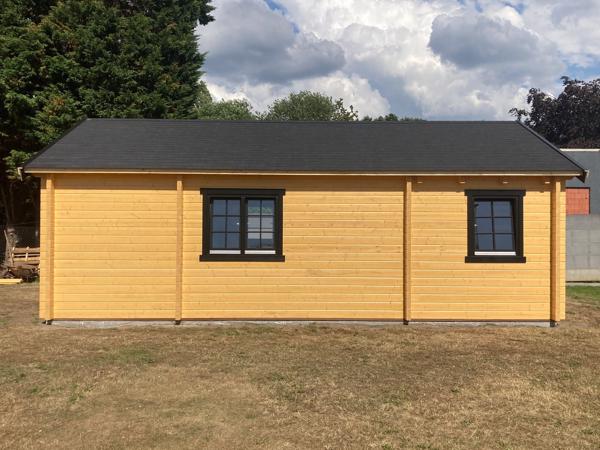 MAATWERK: blokhutten, woonunits, bijgebouwen.