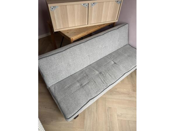 Grijze slaapbank