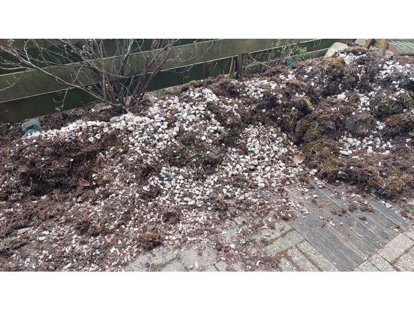 Grind witte stenen gratis op te halen