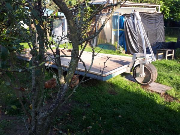 Te koop een oude schaftkeet reeds gedeeltelijk opgeknapt