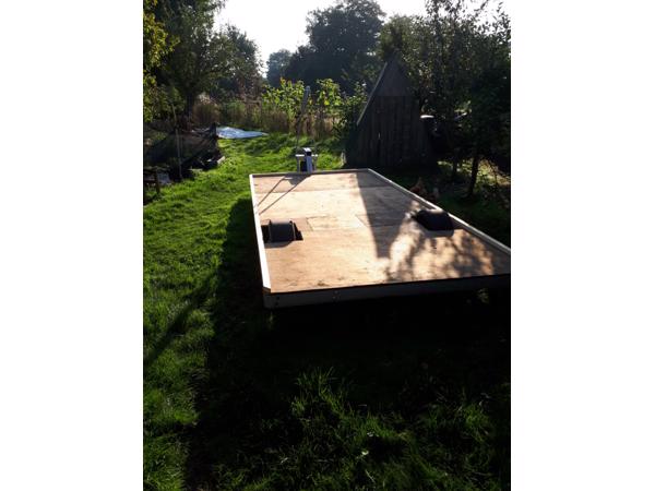 Te koop een oude schaftkeet reeds gedeeltelijk opgeknapt