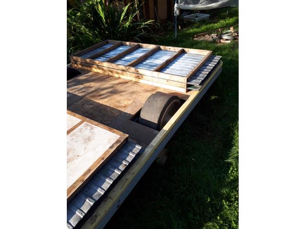 Te koop een oude schaftkeet reeds gedeeltelijk opgeknapt