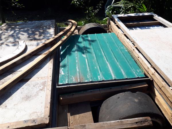 Te koop een oude schaftkeet reeds gedeeltelijk opgeknapt