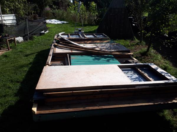 Te koop een oude schaftkeet reeds gedeeltelijk opgeknapt