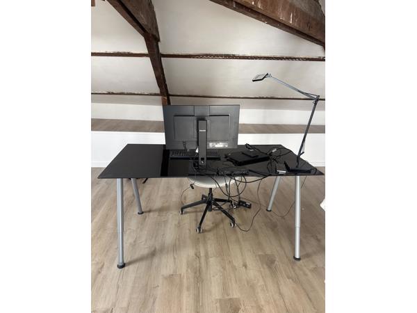 Zwart bureau / eettafel