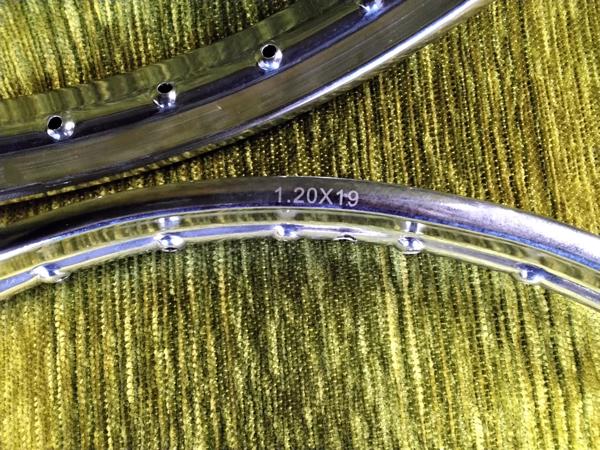 Nieuwe bromfiets velgen