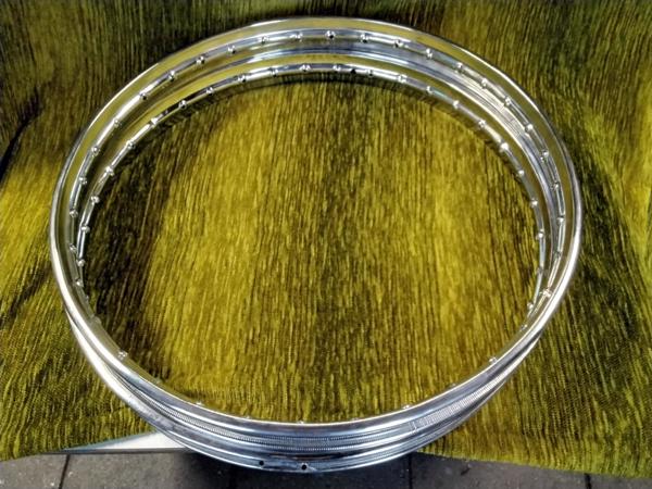 Nieuwe bromfiets velgen