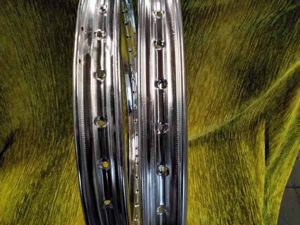 Nieuwe bromfiets velgen