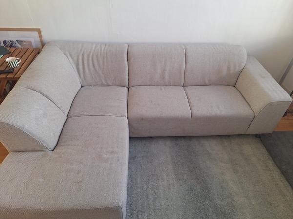 Heerlijke bank, moet weg ivm nieuwe bank