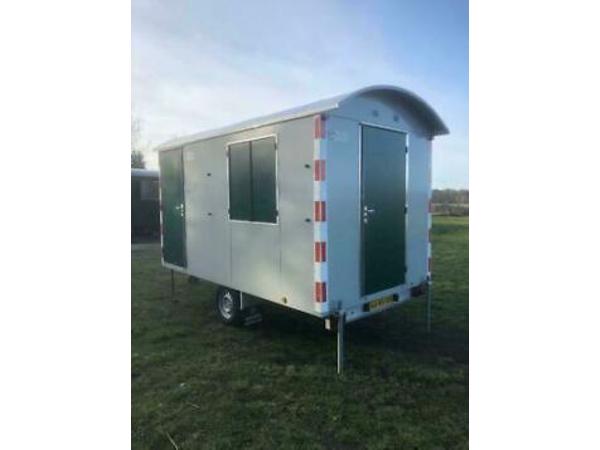 Gezocht (oude) caravan/keet (iets om in te zitten met vrienden)