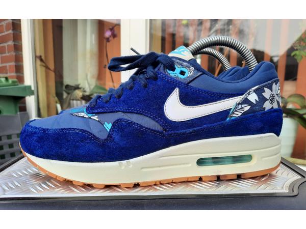 ik lees een boek Onzin Behandeling Nike Air Max 1 Blue Aloha maat 39 in Leidschendam - Kleding Dames, Schoenen  en Beenmode - Markanda