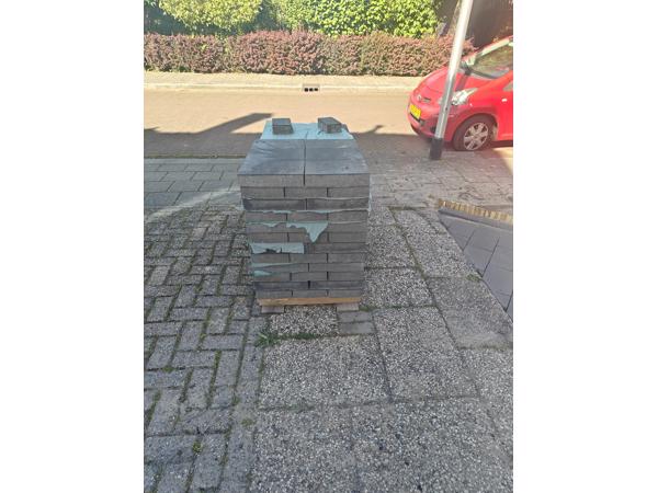 nieuw ongebruikte tegels 6 - 8m2.
