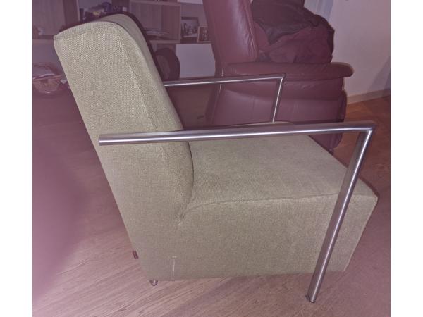 Fauteuil met metalen frame