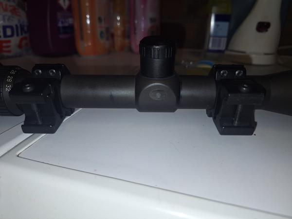 N 2 optics scope 8-32 x 50 AO en verlicht mildots kruis.