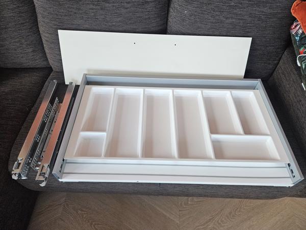 Siematic keukenlades met beige frontjes