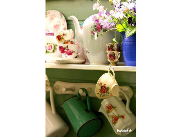 Gezocht oma&#x27;s kopjes en servies