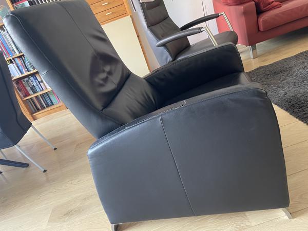 Zwart leren fauteuil uitklapbaar