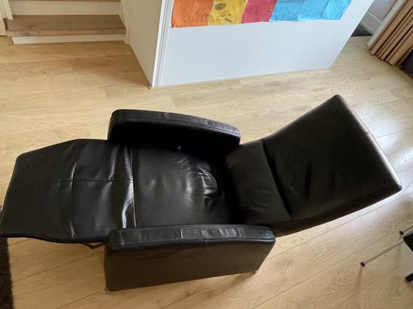 Zwart leren fauteuil uitklapbaar